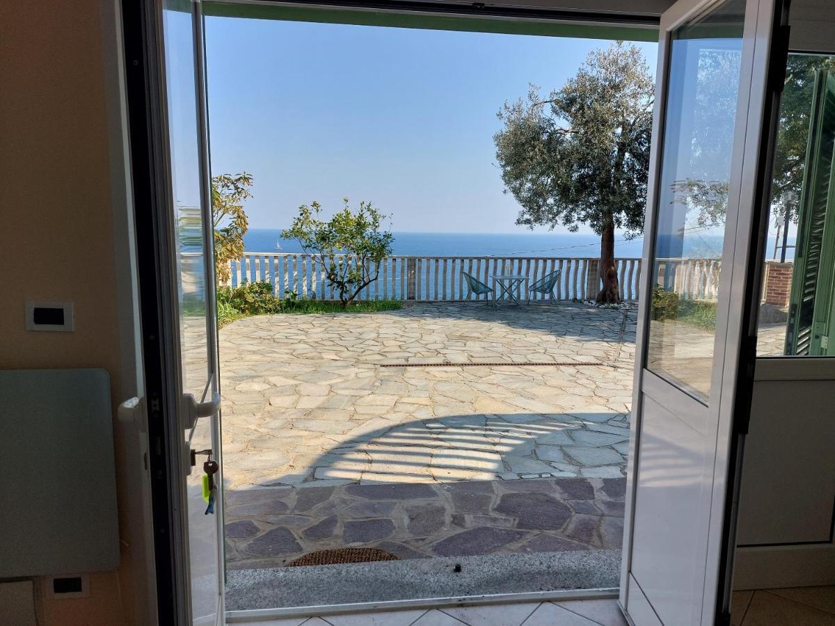 Una finestra sul mare monolocale Apartment Bergeggi Exterior foto